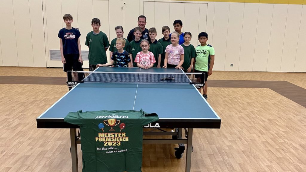 Ein Triumph für den Tischtennisclub: Meisterschaft mit der Jugend und Meister + Pokalsieger mit unseren Schüler