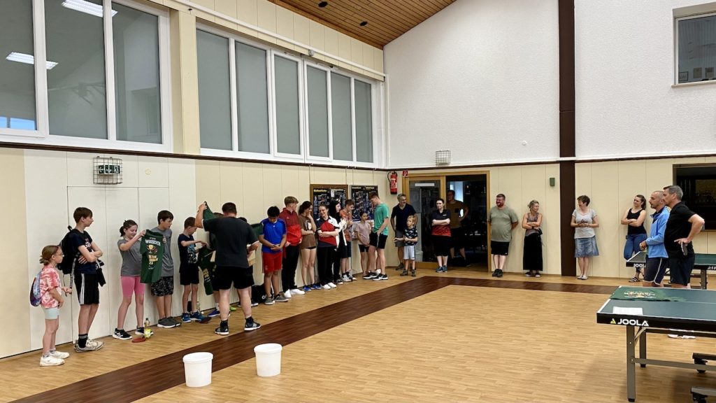 Ein Triumph für den Tischtennisclub: Meisterschaft mit der Jugend und Meister + Pokalsieger mit unseren Schüler